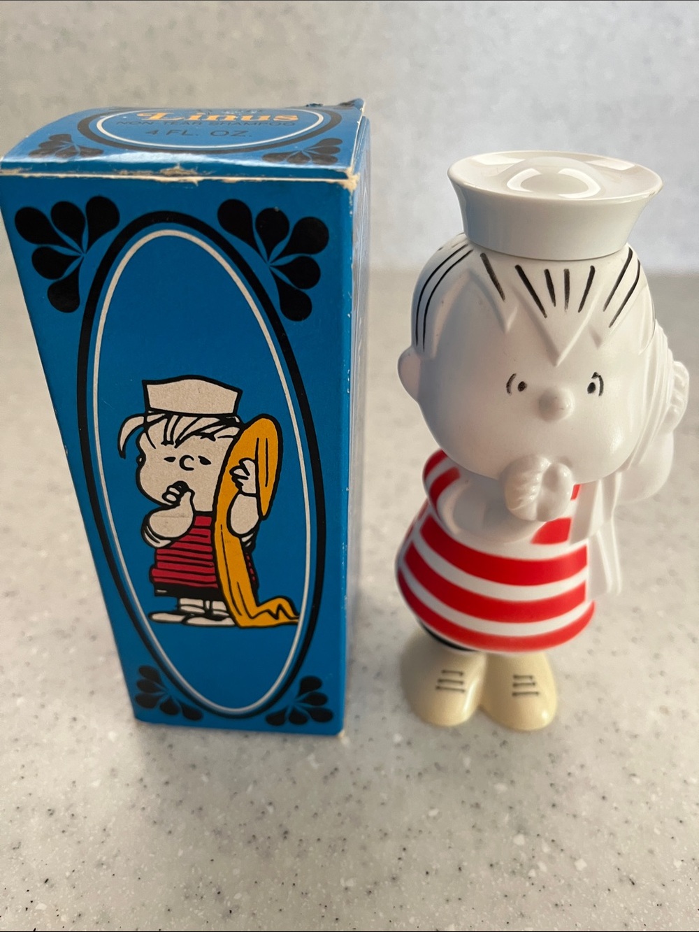 Vtg 70s AVON Peanuts LINUS Non-Tear Shampoo 4oz  Bottle Full Open Box